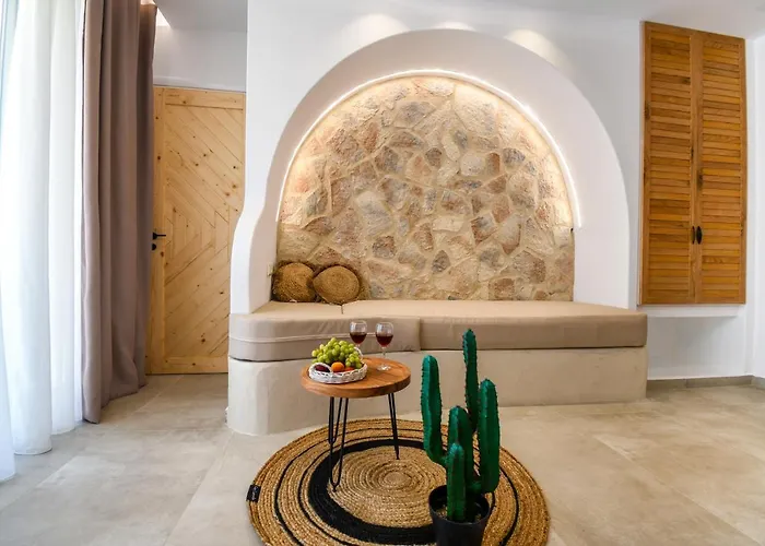 Aggeliki's Diamond Agia Anna (Naxos)